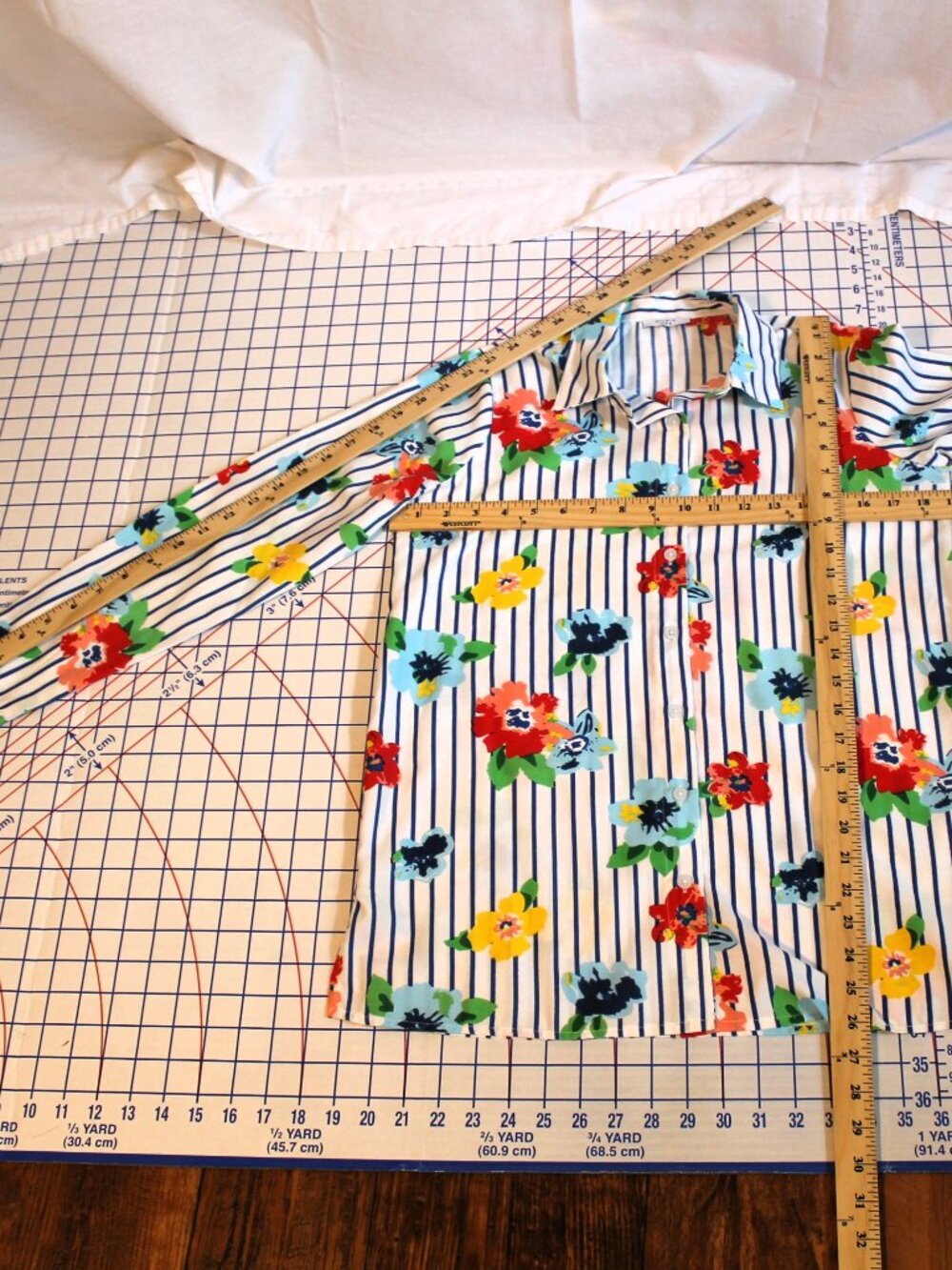 Avon / Studio 1886 Striped Floral Blouse Tunic XS - Picture 6 of 8